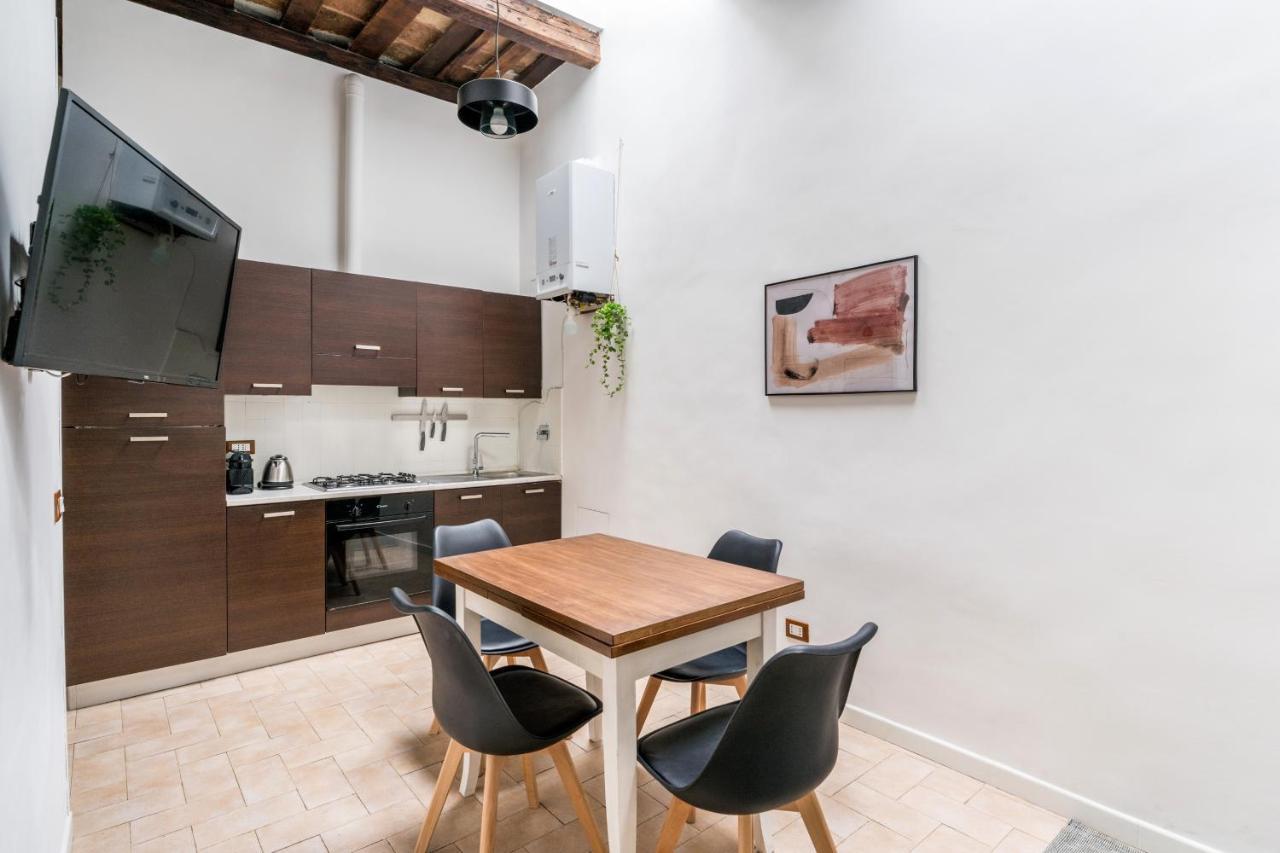 Nora'S Home, Charmy Apt In The Heart Of Trastevere ローマ エクステリア 写真
