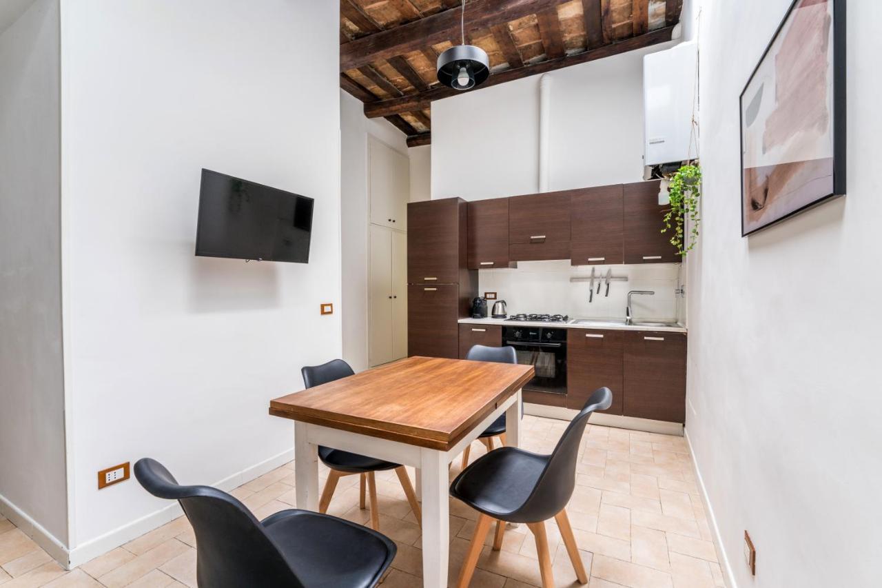Nora'S Home, Charmy Apt In The Heart Of Trastevere ローマ エクステリア 写真